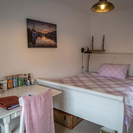 Stone'S Throw Cottage Мевагиси Екстериор снимка